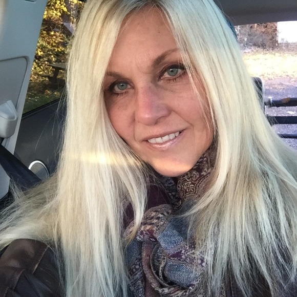 Meet your Posher, Marilyn - Picture 1 of 1